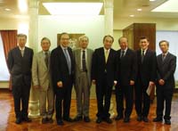 Prof. Jack Cheng (3rd from left), Pro-Vice-Chancellor of CUHK warmly welcomes the delegation